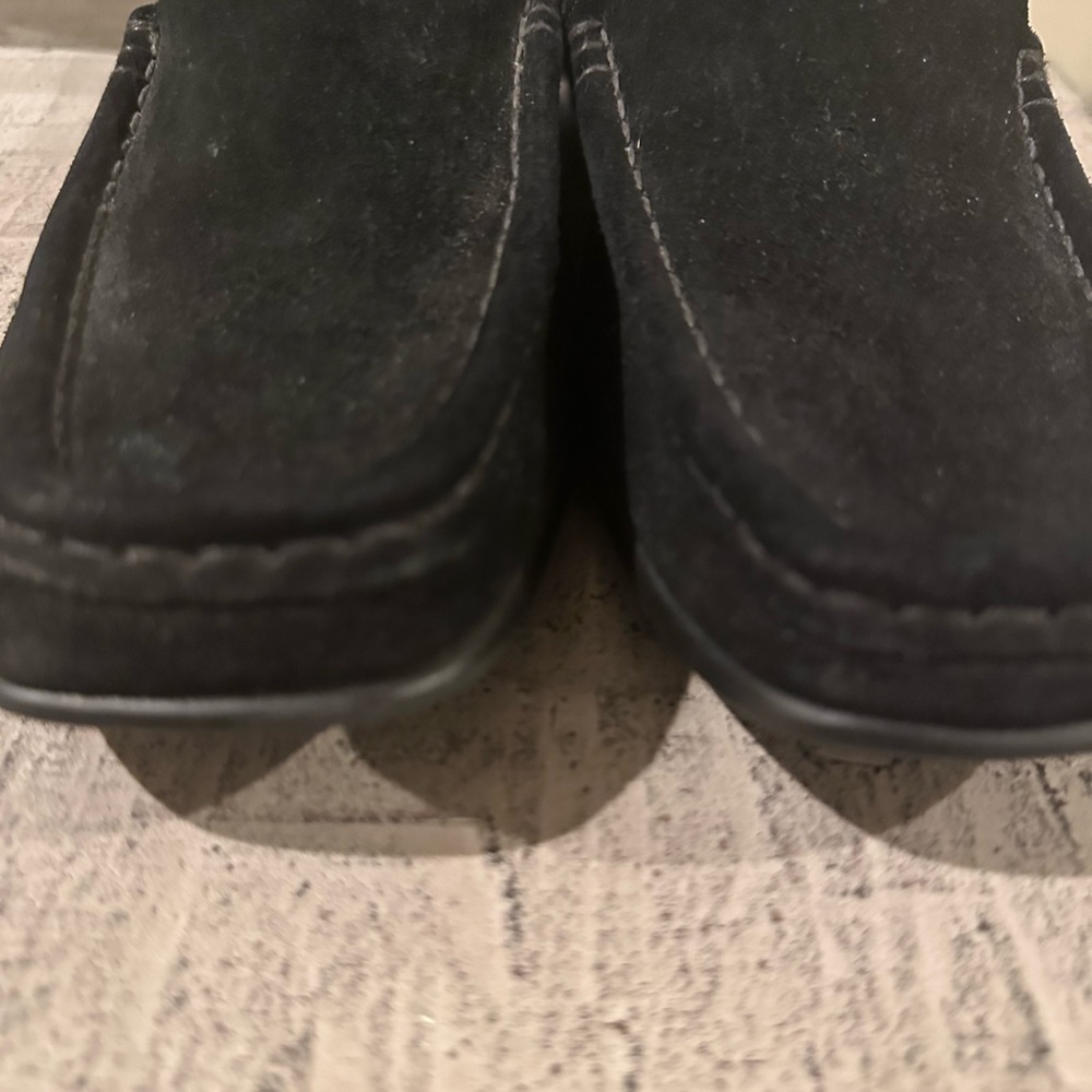 Black Suede Loafers Size 8 Women’s Like New - Picture 3 of 10